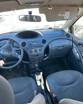 Toyota Yaris cena 2300 przebieg: 406000, rok produkcji 2004 z Gniewkowo małe 37